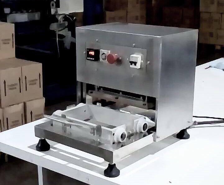 Máquina Seladora de bandejas 1.jpg
